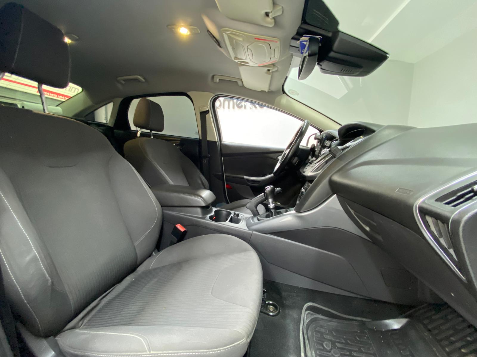 FORD FOCUS 21